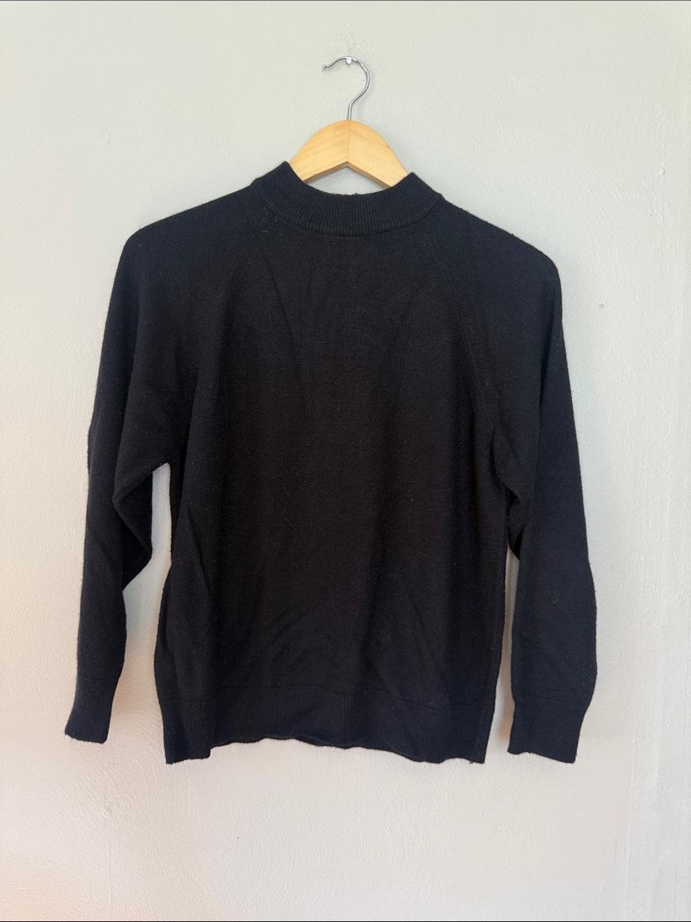Designers Originals Solid Black Crewneck mock neck Pullover medium